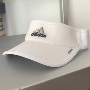 Adidas women’s visor, new with stickers